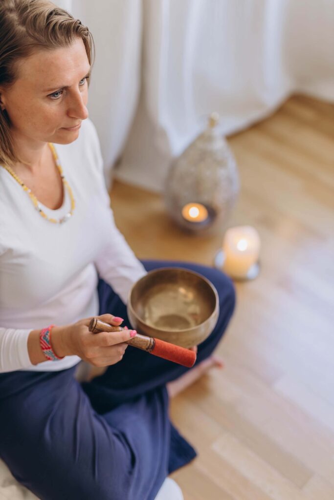 Тибетски пеещи купи за по-дълбока медитация и вътрешен баланс