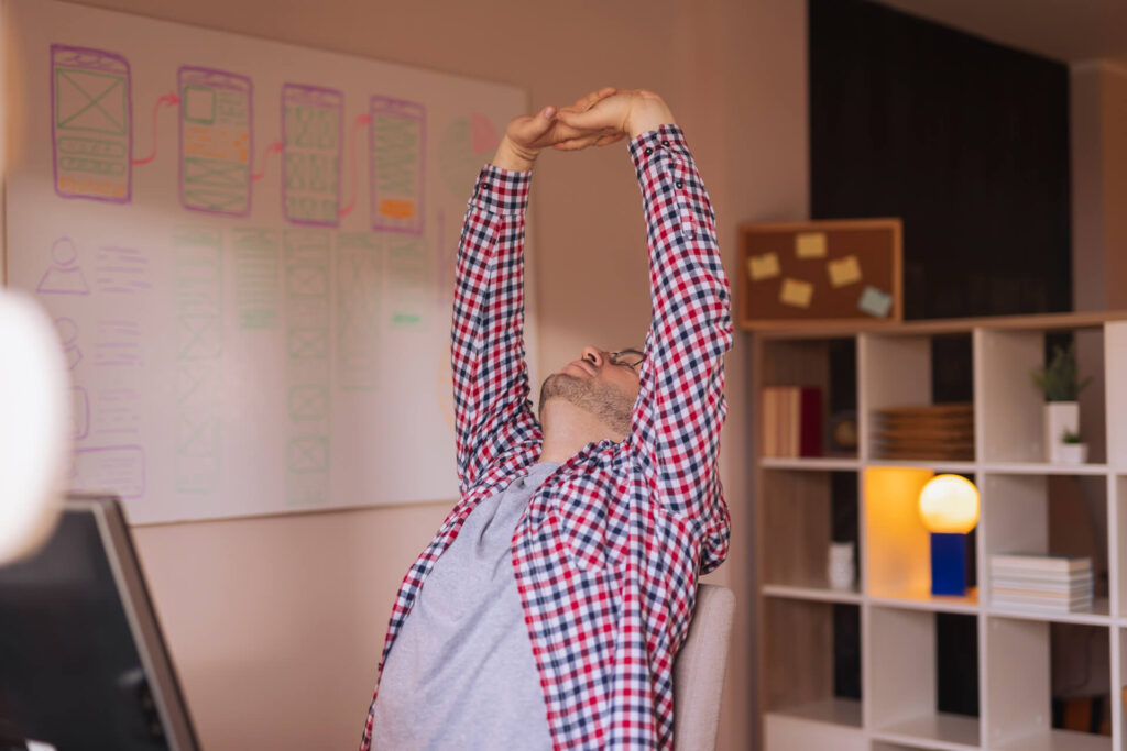 Компенсиране на седящ начин на живот с движение